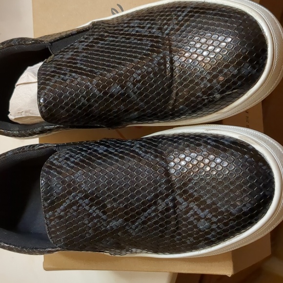 Matisse Black Snake slip on shoe size 7.5 worn once. In original box. - Picture 2 of 4